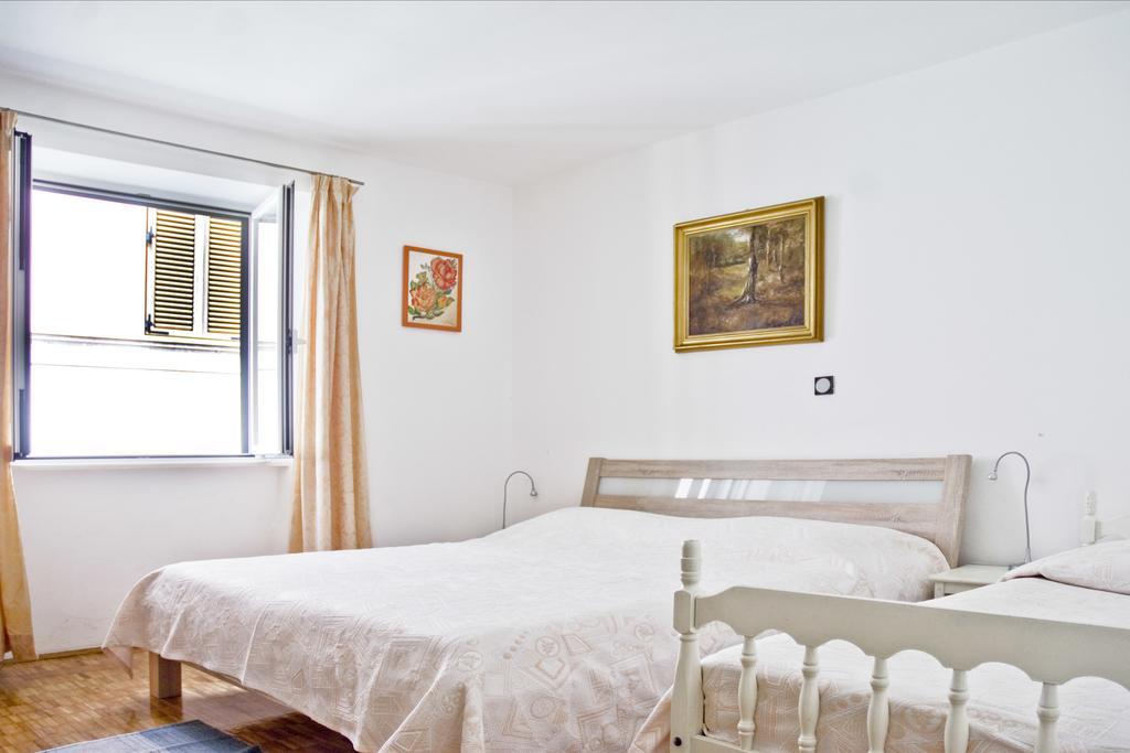 Apartments Tomato 1 Новиград Екстериор снимка