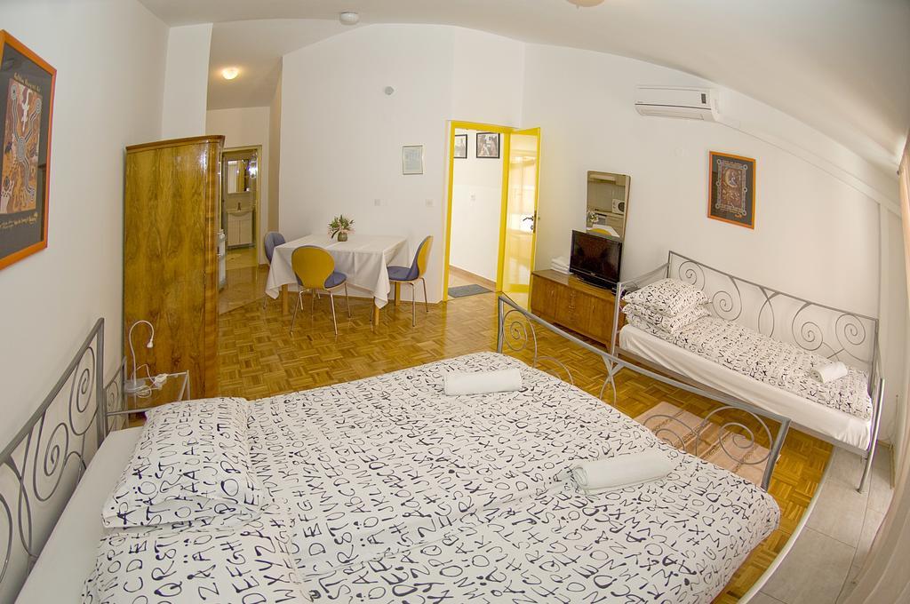 Apartments Tomato 1 Новиград Екстериор снимка